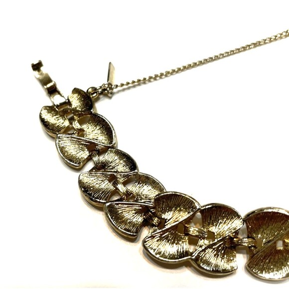 Monet Bracelet Gold Tone Classic Sophisticated - Picture 4 of 7